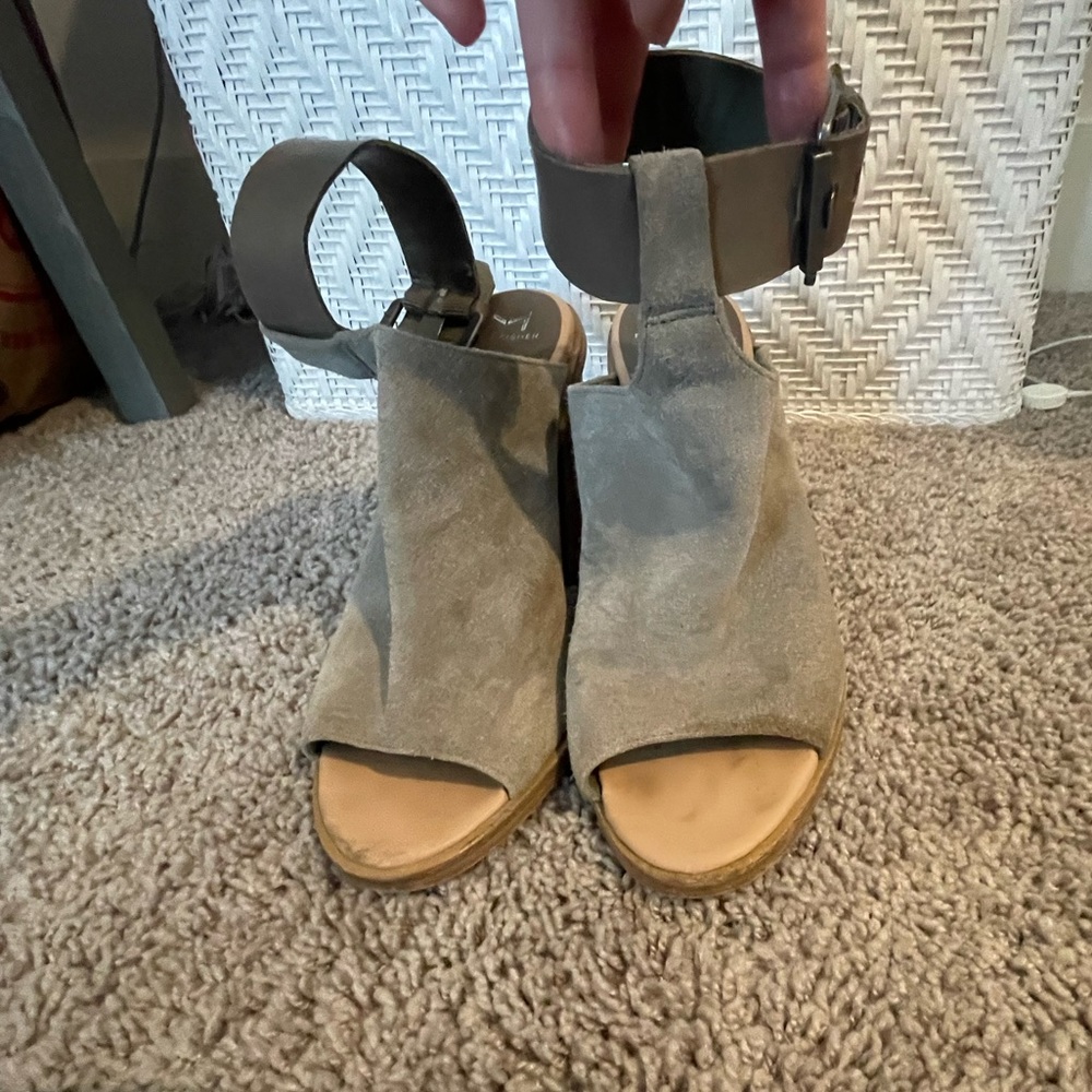 Marc fisher heels